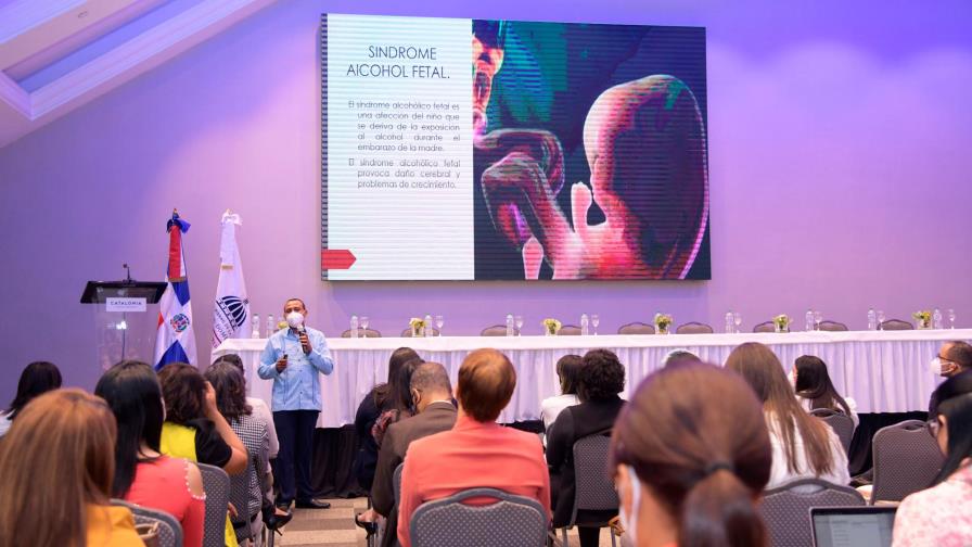 Advierten sobre daños a bebés por consumo de alcohol durante embarazo 