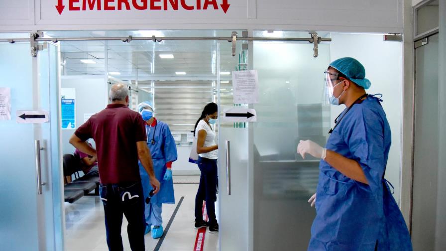 Ocupación hospitalaria para COVID-19 en clínicas es más alta que en red pública Ocupación hospitalaria para COVID-19 en clínicas es más alta que en red pública
