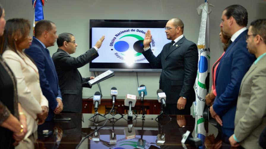 Presidente de la Suprema juramenta nuevo director de la Defensa Pública