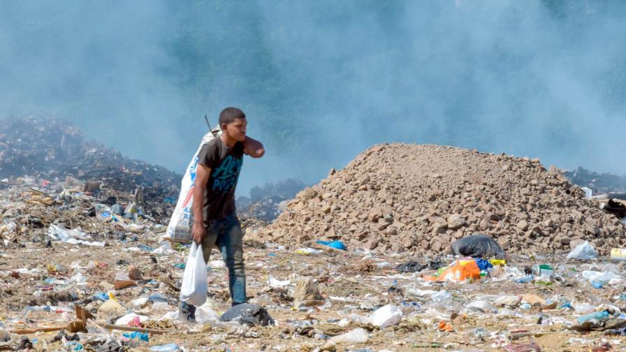 Jarabacoa clama por ayuda para apagar el vertedero y buscar una solución Jarabacoa clama por ayuda para apagar el vertedero y buscar una solución