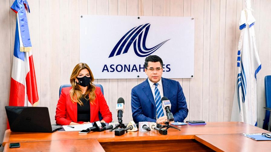 Ministro Collado informa que turismo creció un 150 % en noviembre Ministro Collado informa que turismo creció un 150 % en noviembre