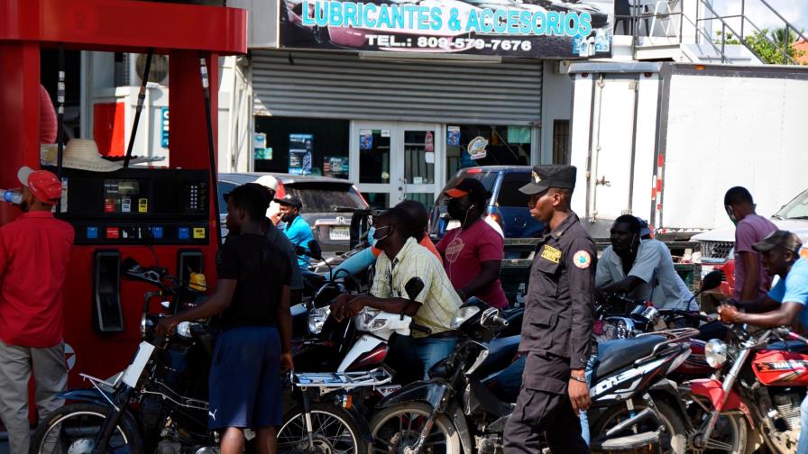 Escasez de combustible en Haití obligó al cierre de consulado dominicano 