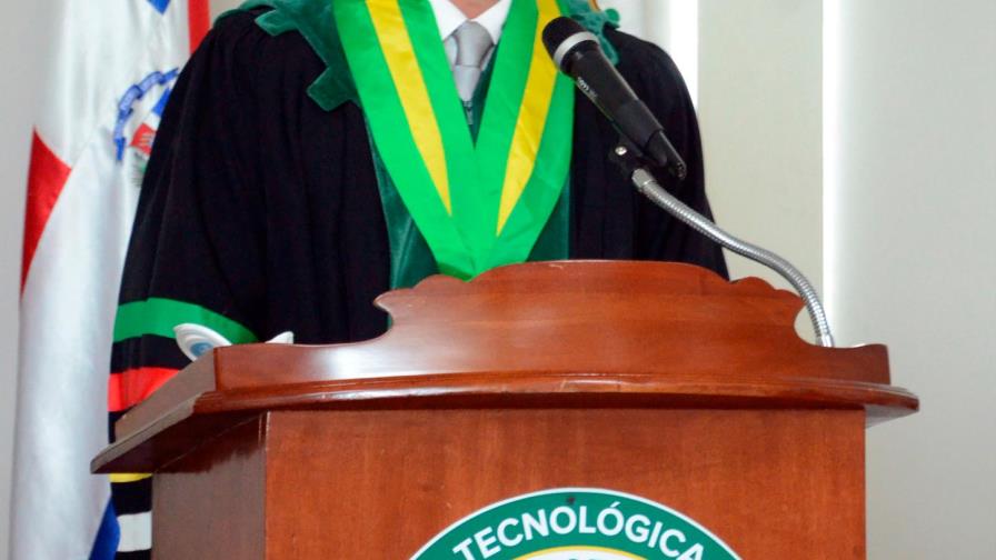 Toma posesión el nuevo presidente y canciller de UTESA Toma posesión el nuevo presidente y canciller de UTESA