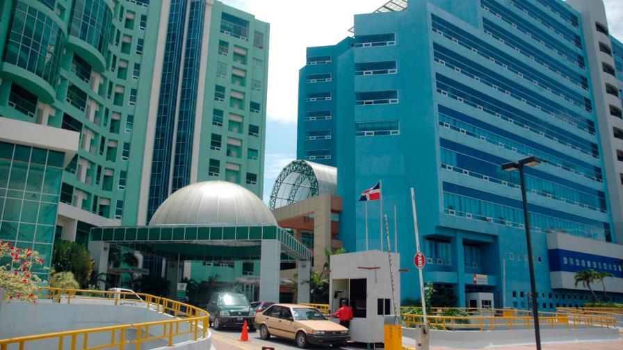 Aumentan hospitalizaciones por COVID-19 en clínica de Santiago Aumentan hospitalizaciones por COVID-19 en clínica de Santiago
