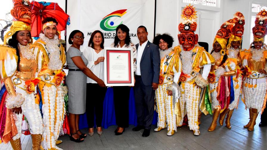 Desfile de Carnaval dedicado a Pto Plata