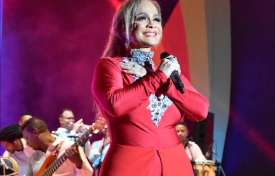 Miriam Cruz celebra en anfiteatro de Puerto Plata sus 35 años de carrera musical  