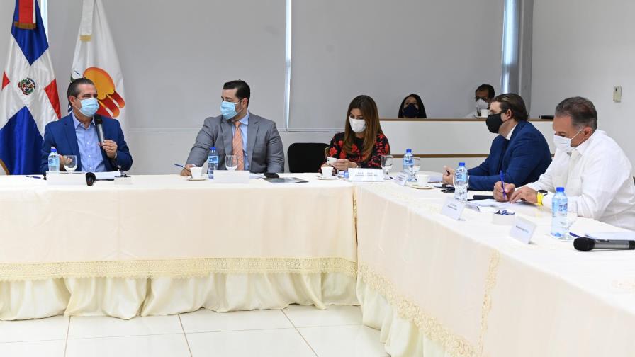 Ministerios Turismo, Salud y Asonahores dan los toques finales a los protocolos de salubridad Ministerios Turismo, Salud y Asonahores dan los toques finales a los protocolos de salubridad