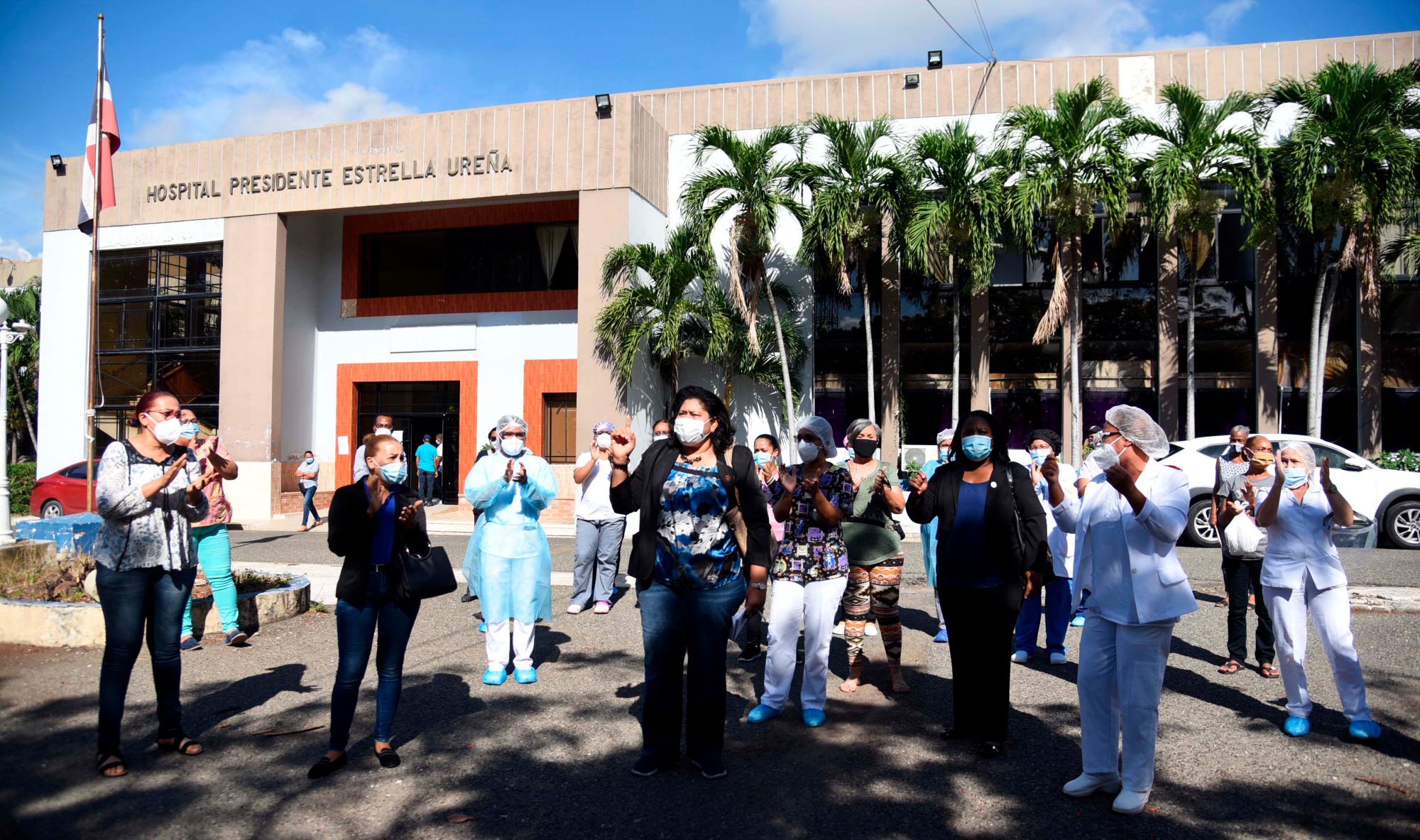 Santiago, República Dominicana: enfermera s de Santiago se oponen a que sea habilitado espacio para pacientes contagiados de Covid-19 en el  hospital Estrella Ureña de Santiago. Jueves 16 de julio de 2020.