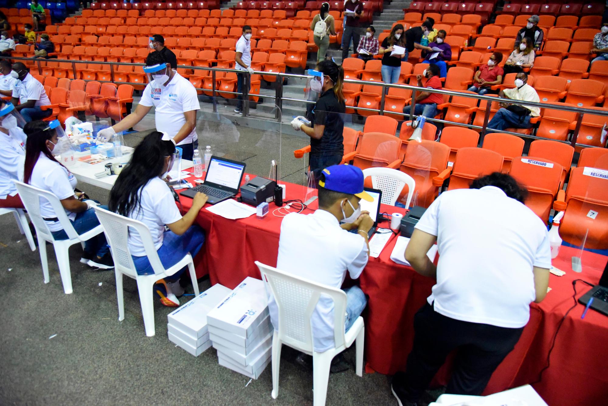 La distribución se realizó en las instalaciones de la Gran Arena del Cibao. 