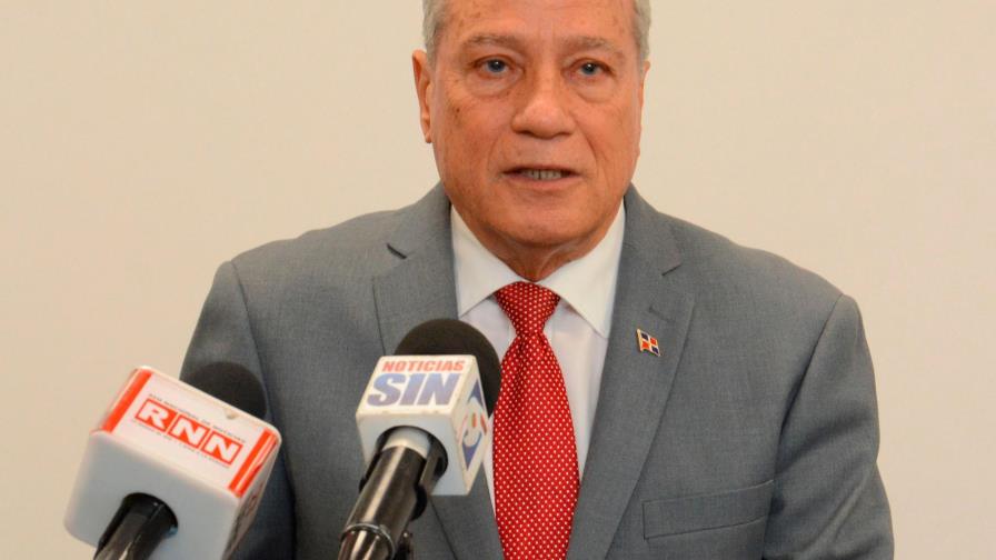 Ministro dice transportistas utilizan tema de combustibles para posicionarse en la opinión pública