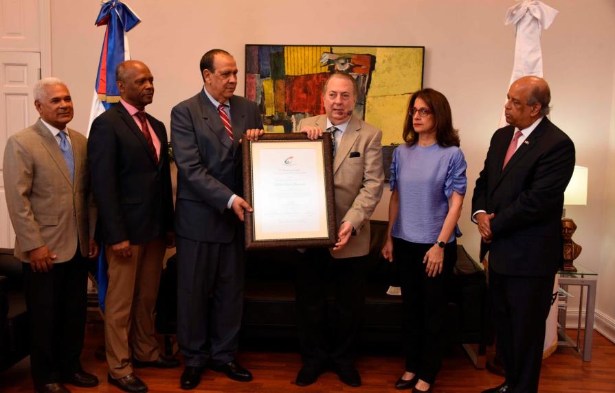 Ministerio Cultura entrega Premio Anual de Historia 2018 al historiador Rafael Darío Herrera