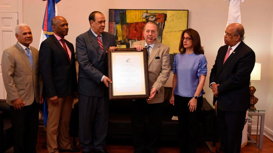 Ministerio Cultura entrega Premio Anual de Historia 2018 al historiador Rafael Darío Herrera
