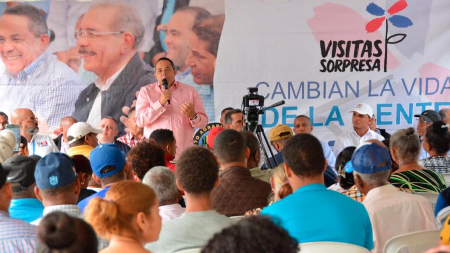 Comisión presidencial se reúne con comunitarios  y productores de cacao de Duarte