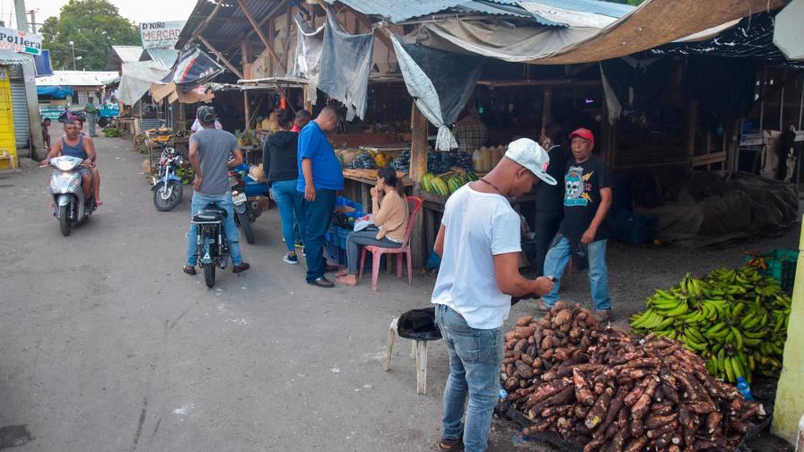 Amenazan ocupar mercado en construcción de La Vega Amenazan ocupar mercado en construcción de La Vega