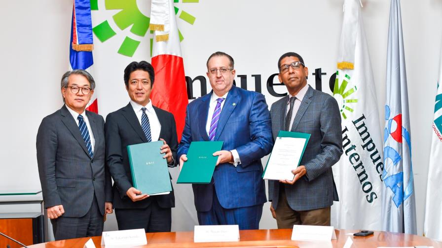 Entidades firman convenio para fortalecer capacidad de recaudación de Impuestos Internos