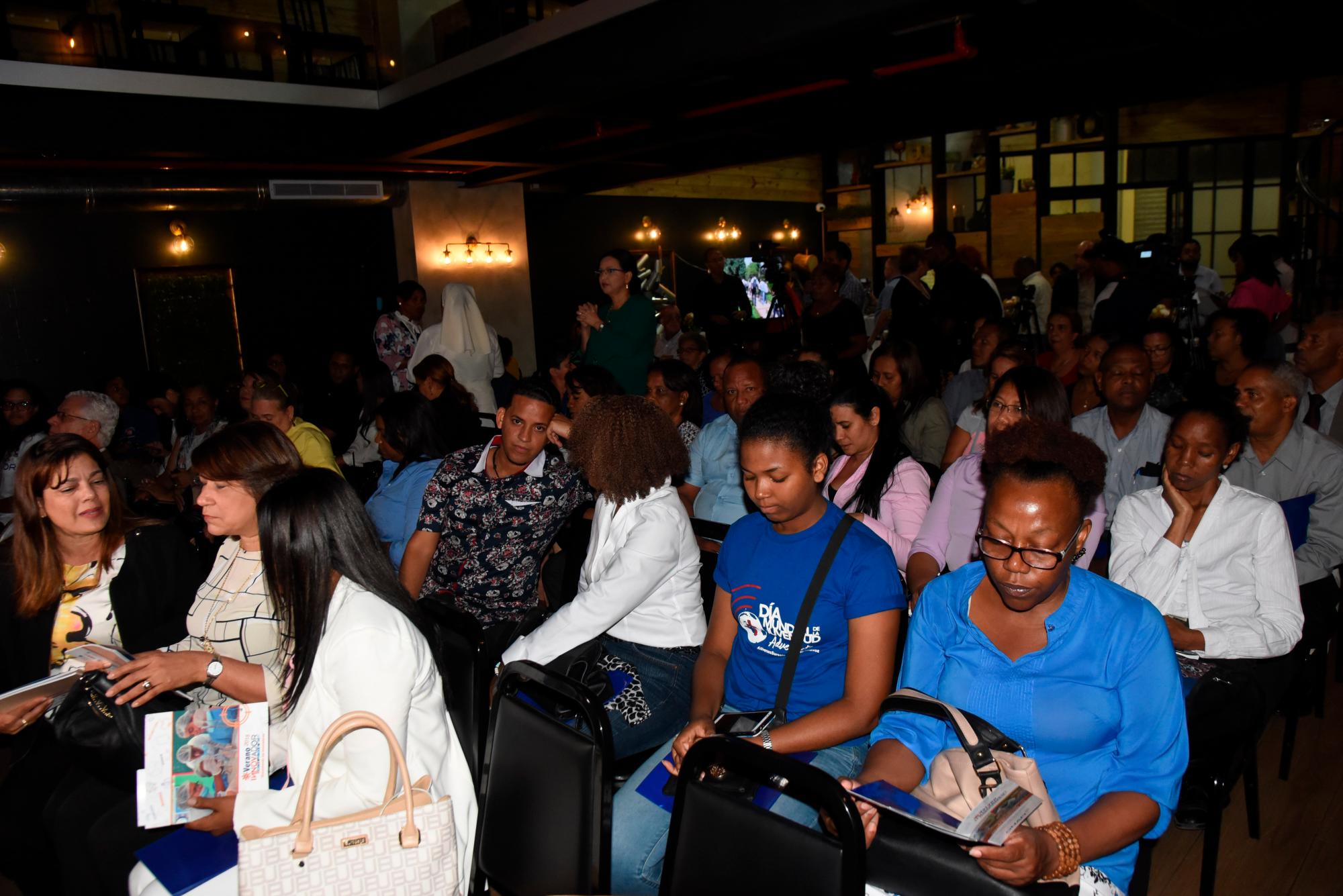Acto de lanzamiento celebrado en el Teatro Roraima del Centro Comercial Sambil
