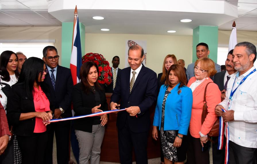 Ministro de Trabajo reinaugura representación local de esa entidad en Santo Domingo Este