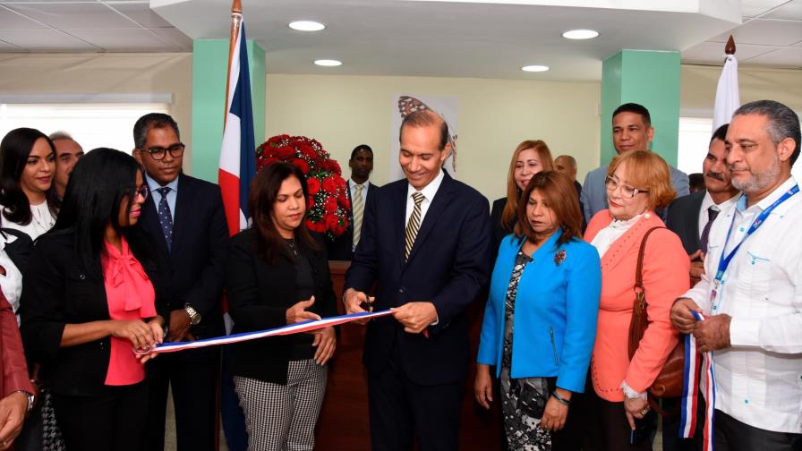 Ministro de Trabajo reinaugura representación local de esa entidad en Santo Domingo Este