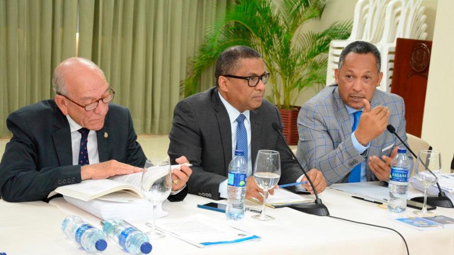 Senador expresa preocupación por “peaje sombra” de Autopista del Nordeste 