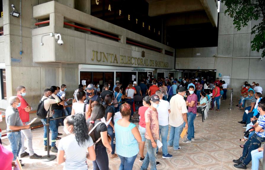 Denuncian tardan hasta tres días para entregar un acta de nacimiento en Junta Electoral de Santiago