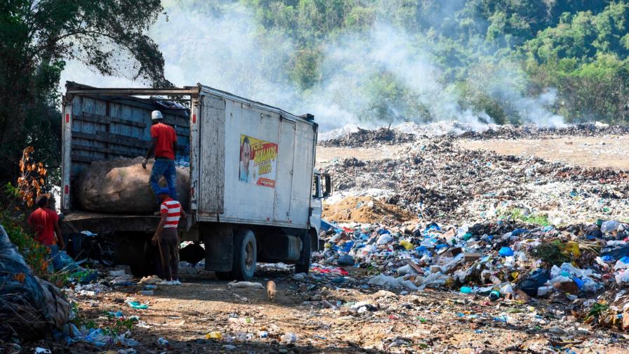 Vertedero de Sabana Iglesia lleva días incendiándose por “falta de recursos del ayuntamiento”