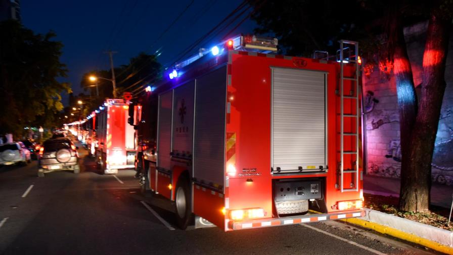 China dona 40 camiones de bomberos al Sistema 9-1-1