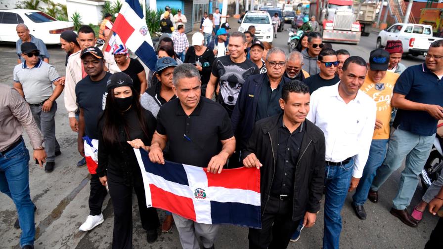 En Santiago marchan contra la Junta Electoral por el fracaso de las elecciones