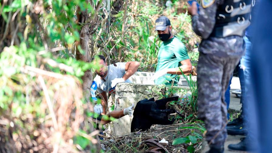 Encuentran hombre muerto dentro de un saco en Santiago Encuentran hombre muerto dentro de un saco en Santiago