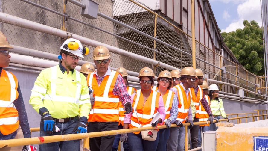 Cemex presenta operación de planta de concreto a la Alcaldía de Santo Domingo Oeste 