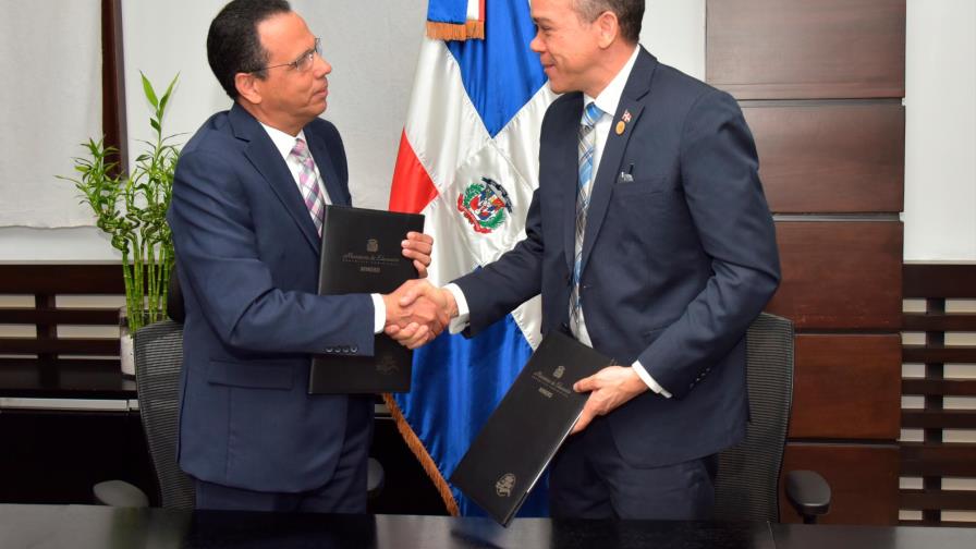 Educación firma acuerdo con Catastro para transparentar compra de terrenos para escuelas Educación firma acuerdo con Catastro para transparentar compra de terrenos para escuelas