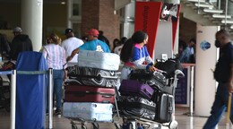 Falla de equipos causa 179 vuelos cancelados en aeropuerto de NJ, sin afectar conexiones con RD