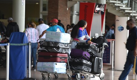 Falla de equipos causa 179 vuelos cancelados en aeropuerto de NJ, sin afectar conexiones con RD