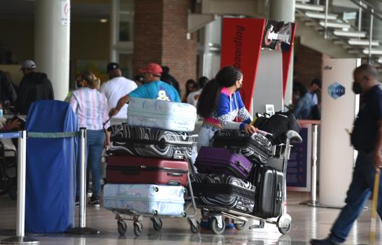 Falla de equipos causa 179 vuelos cancelados en aeropuerto de NJ, sin afectar conexiones con RD