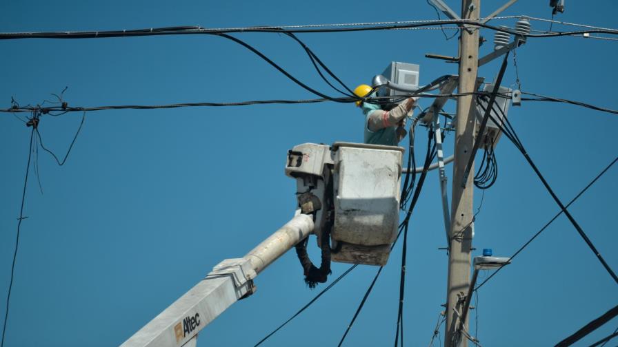 Protestan en provincias del Cibao por falta de agua potable y energía eléctrica 