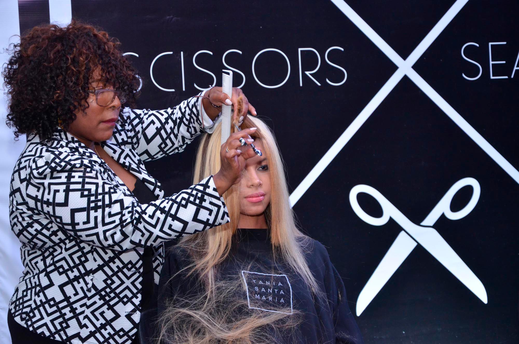 Tania Santamaría hace magia con sus cortes.