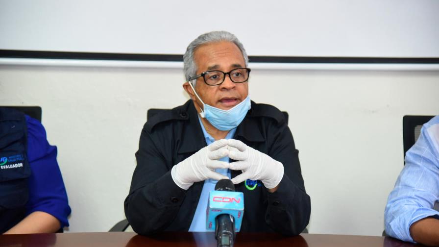 Salud Pública habilitará en Santiago equipo para hacer pruebas del COVID-19