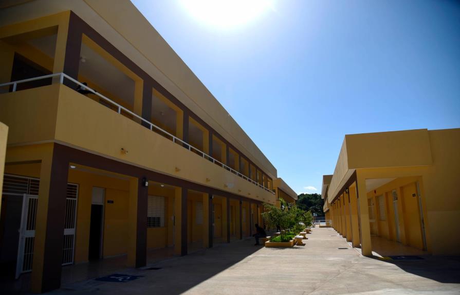 Cierran otra escuela en Navarrete por caso positivo de COVID-19