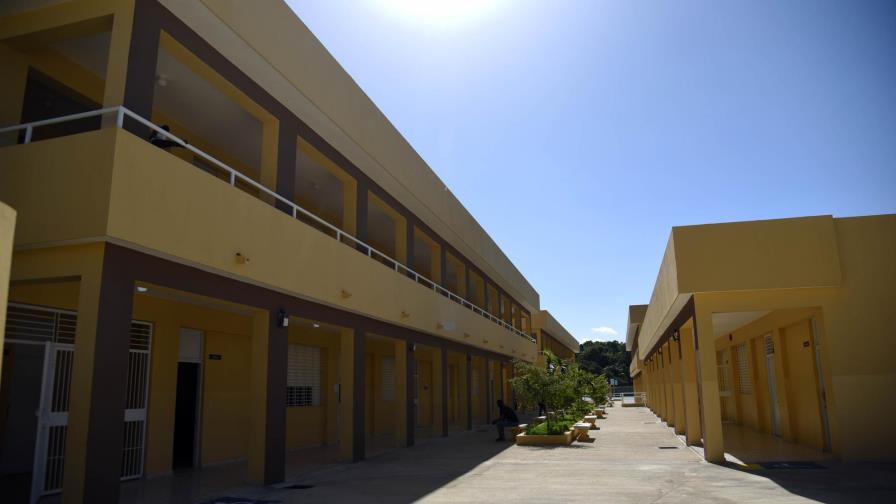 Estudiante es diagnosticado con COVID-19 en liceo de Navarrete Estudiante es diagnosticado con COVID-19 en liceo de Navarrete