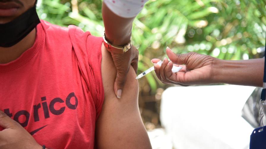 Vacunación en segunda dosis aumenta 11.8 por ciento en un mes en el país
Vacunación en segunda dosis aumenta 11.8  por ciento en un mes 