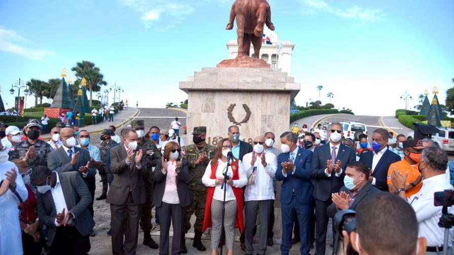 Instituciones realizan jornada de orientación y prevención del COVID-19 en Santiago