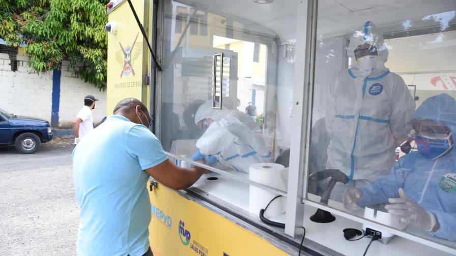 Al menos 700 ciudadanos se sometieron a pruebas rápidas para detectar COVID-19 en Santiago 