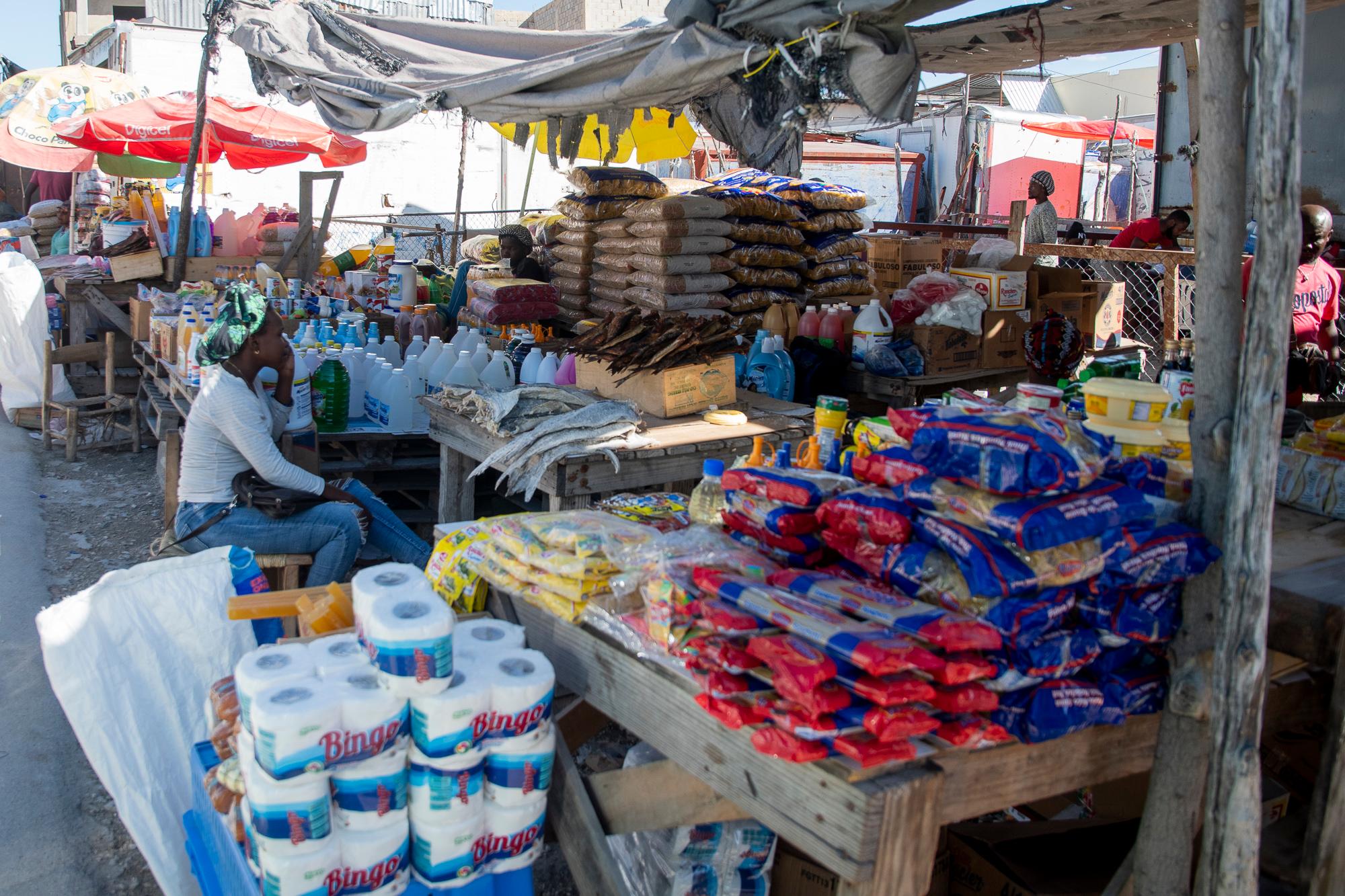 Los productos esperan por compradores.