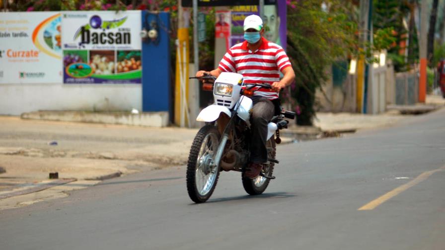 Síndrome de la cabaña o de la cara vacía se escriben con minúsculas