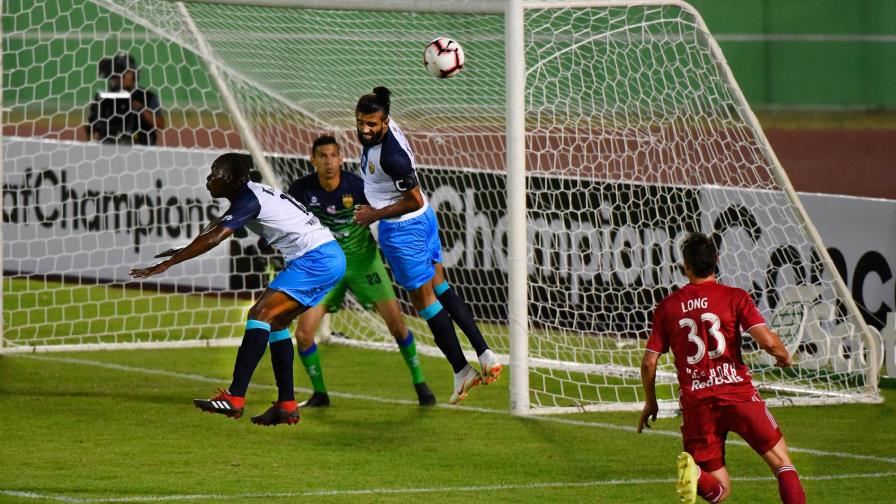 El Red Bulls capitalizó a un Pantoja sin precisión El Red Bulls capitalizó a un Pantoja sin precisión