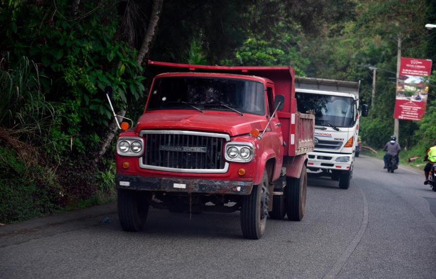 Prohíben circulación de vehículos pesados a Jarabacoa los fines de semana 