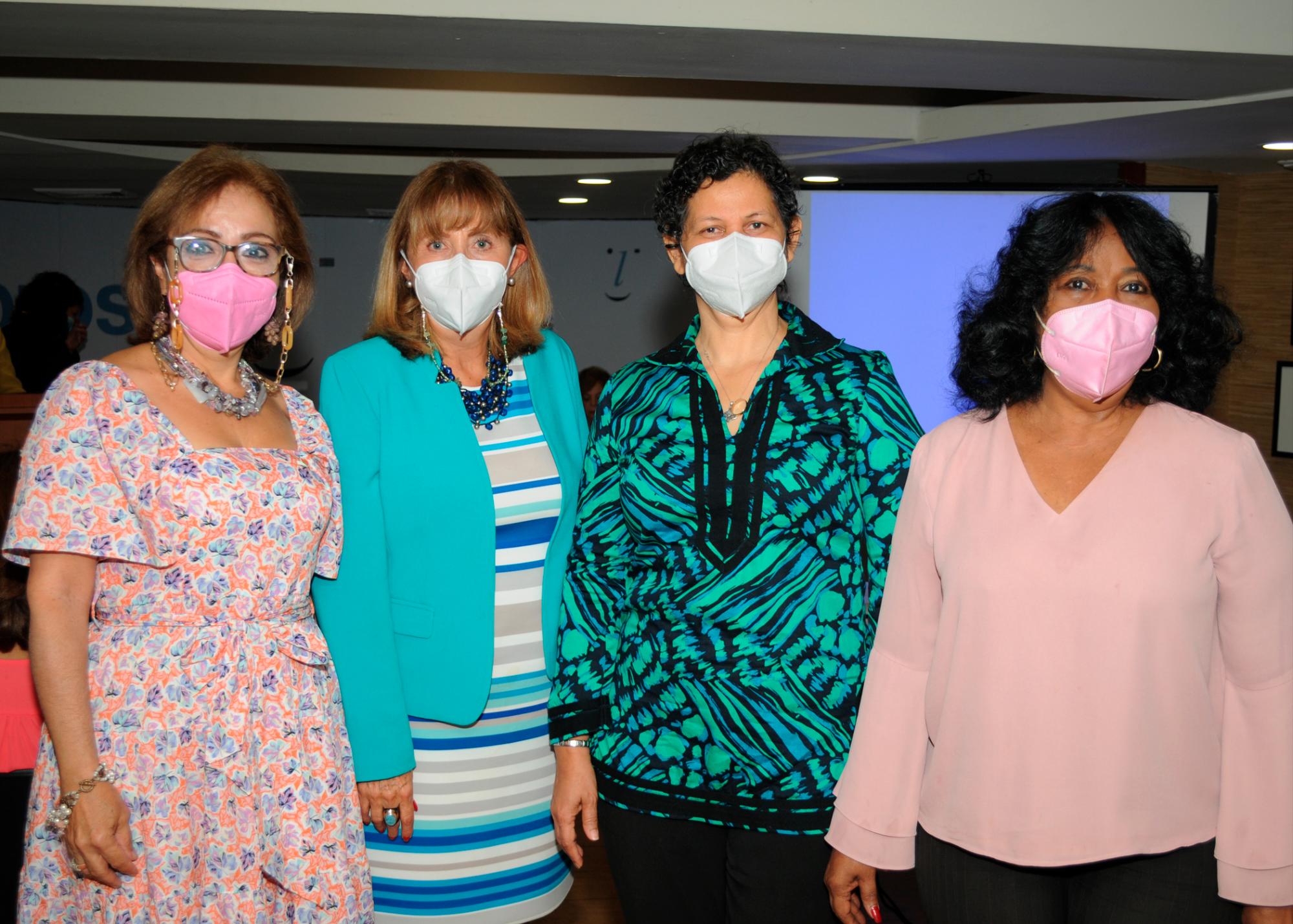 Rosa Nadal, Araceli Azuara, Sonia Perozo y Mabel Feliz.
