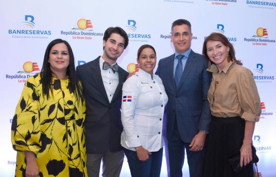 Banreservas agasaja en FITUR a empresarios turísticos