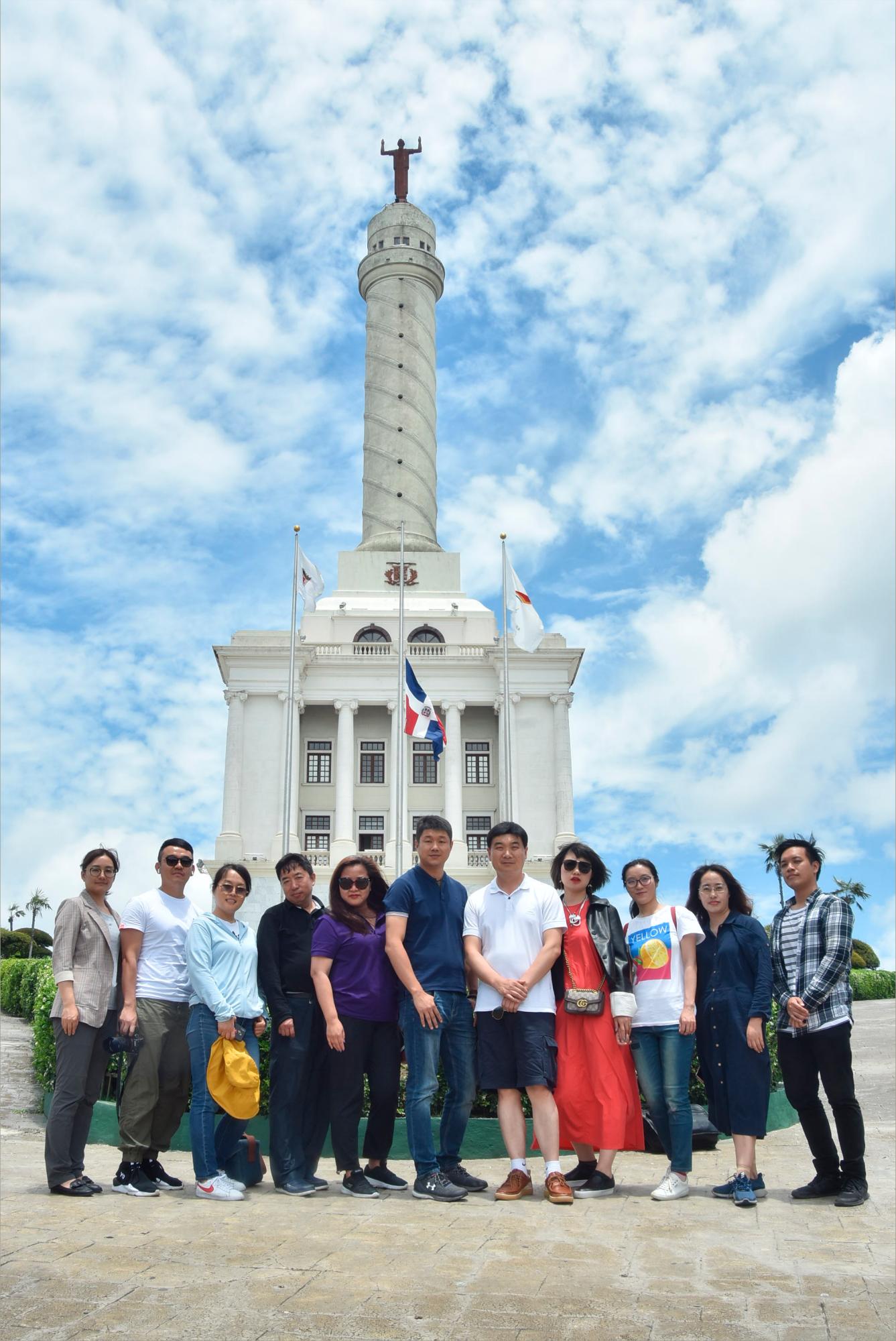 Los ciudadanos chinos visitaron la provincia Santiago.