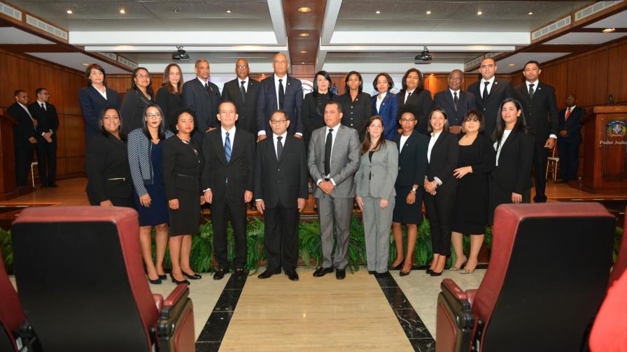 Presidente del Poder Judicial juramenta 20 jueces ascendidos Presidente del Poder Judicial juramenta 20 jueces ascendidos