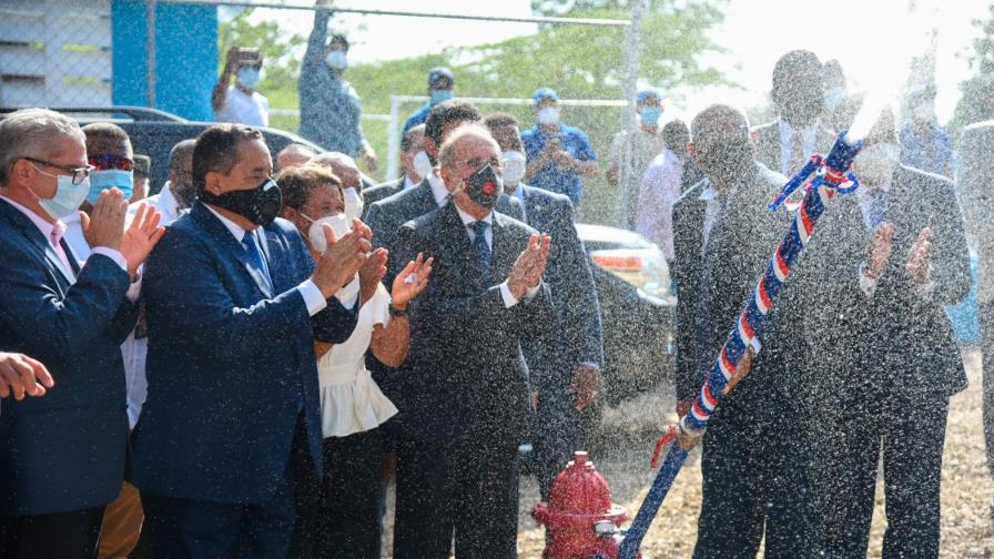 Presidente Medina entrega obras en la Línea Noroeste y Hato Mayor del Rey Presidente Medina entrega obras en la Línea Noroeste y Hato Mayor del Rey